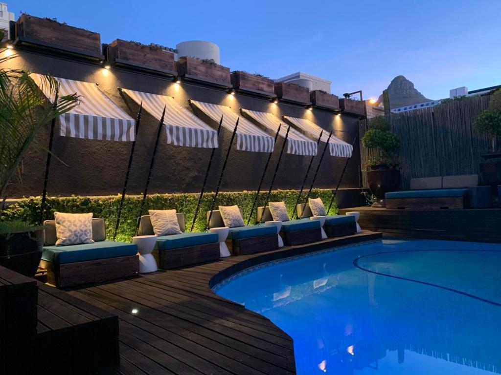 Mountview Guest House เคปทาวน์ ภายนอก รูปภาพ