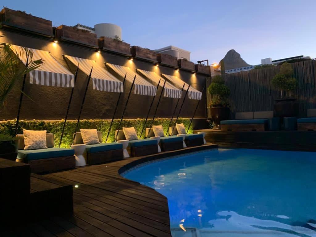Mountview Guest House เคปทาวน์ ภายนอก รูปภาพ